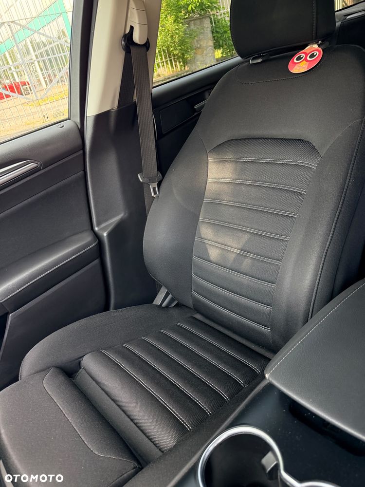 Ford Mondeo - 35