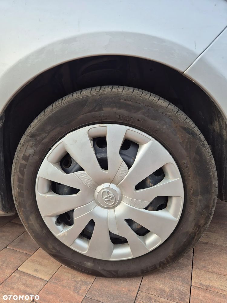 Toyota Yaris 1.5 Dynamic - 8