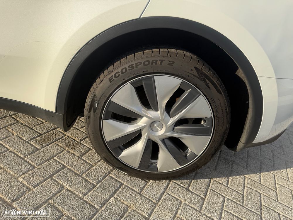 Tesla Model Y Long Range Dual Motor AWD - 22