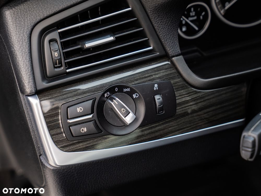 BMW Seria 5 520d xDrive Sport Line - 37