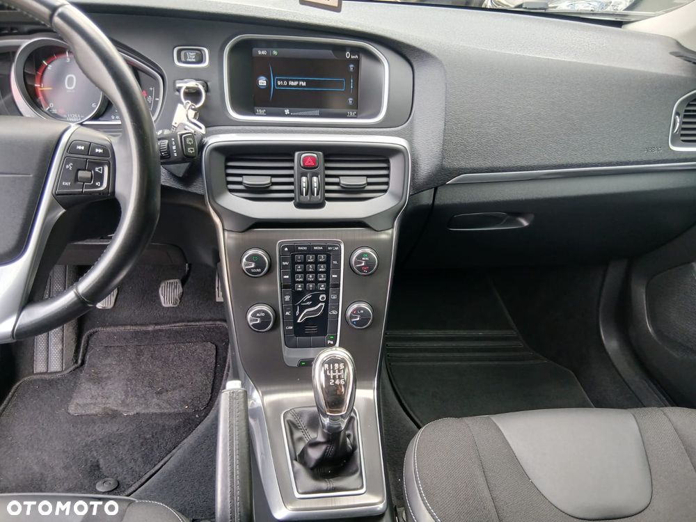 Volvo V40 D2 - 25