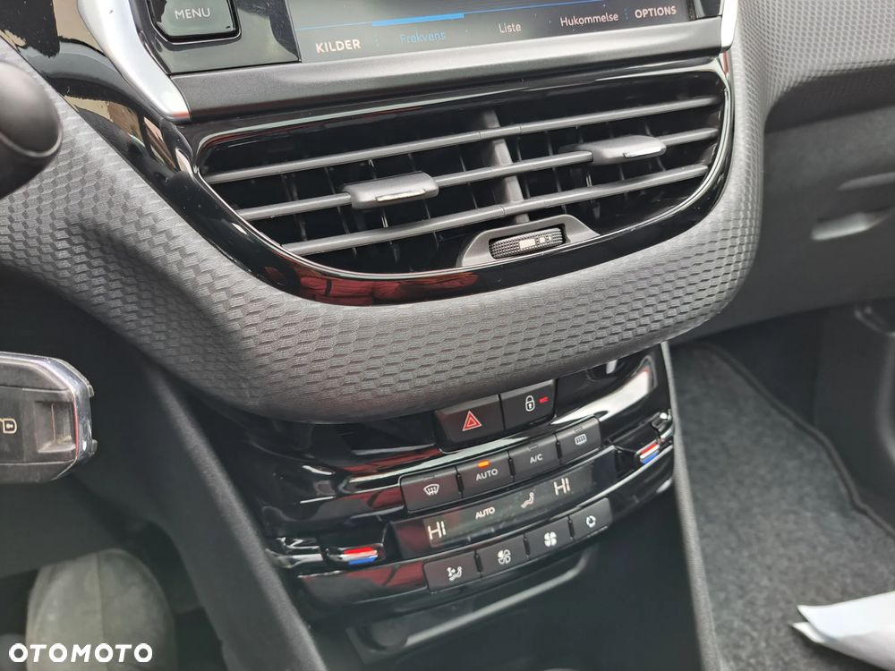 Peugeot 208 1.6 BlueHDi Active S&S - 11