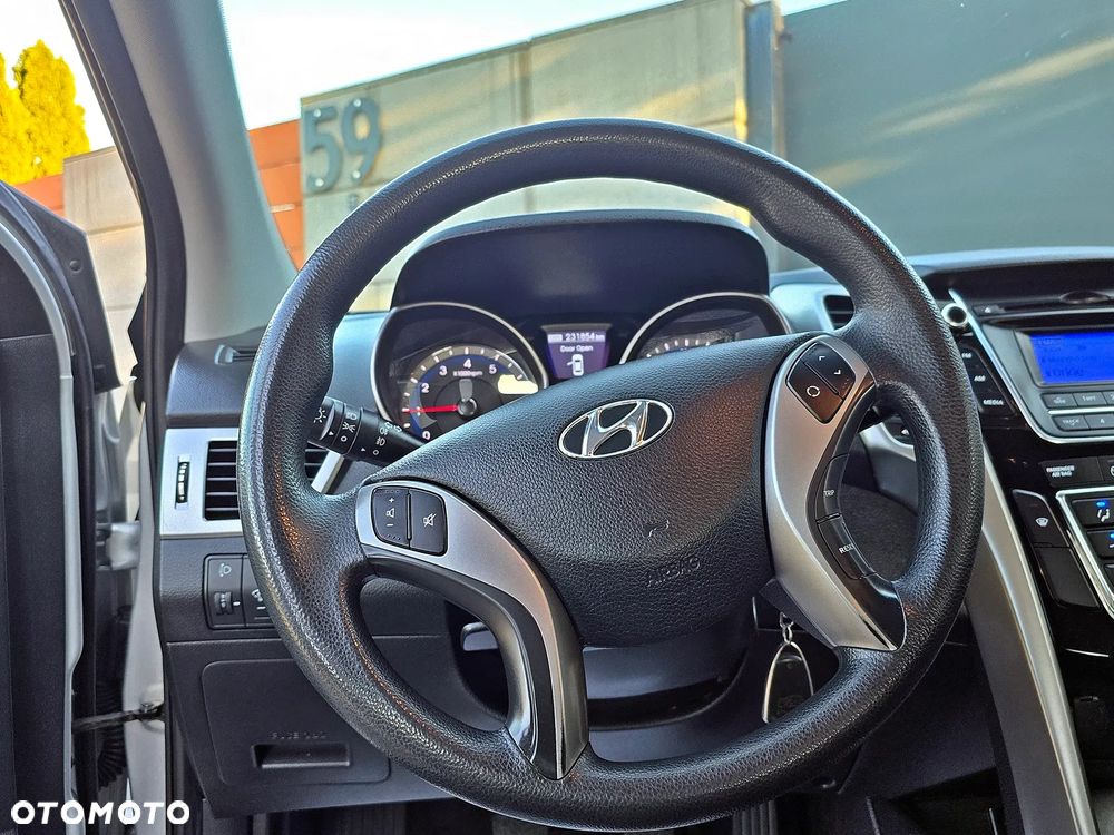 Hyundai i30 1.6 Classic EU5 - 19