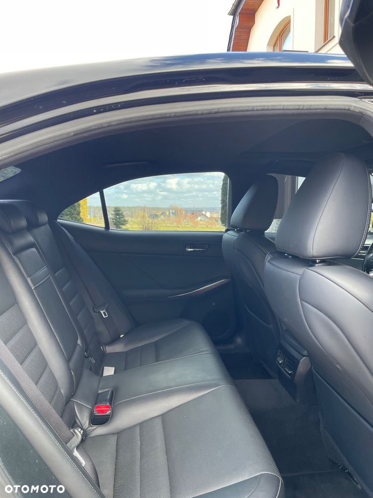 Lexus IS 200t F Sport - 29