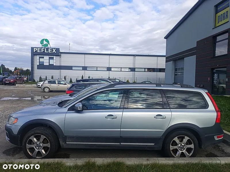 Volvo XC 70 D5 AWD Momentum - 2