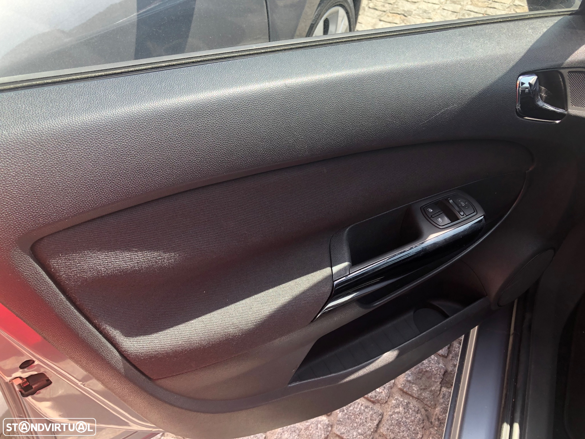 Opel Corsa 1.3 CDTi Enjoy EcoFLEX - 2