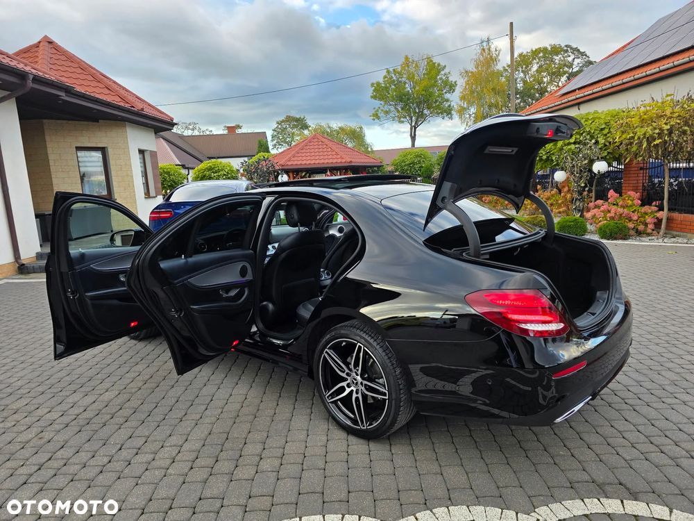 Mercedes-Benz Klasa E 220 d 4-Matic 9G-TRONIC - 29