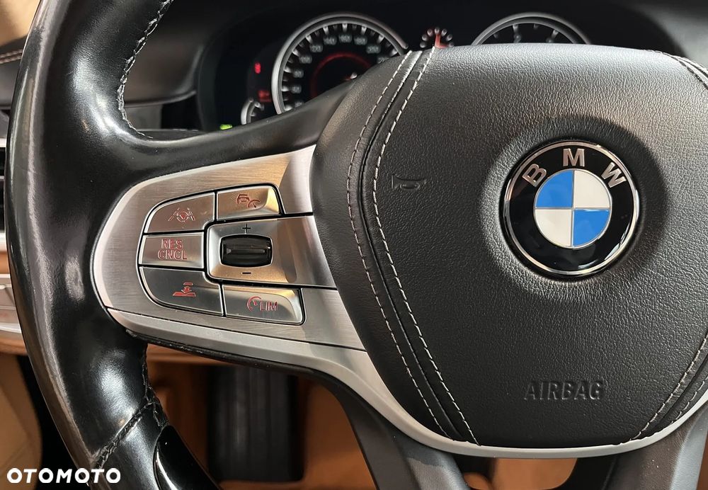 BMW Seria 7 740d xDrive - 14