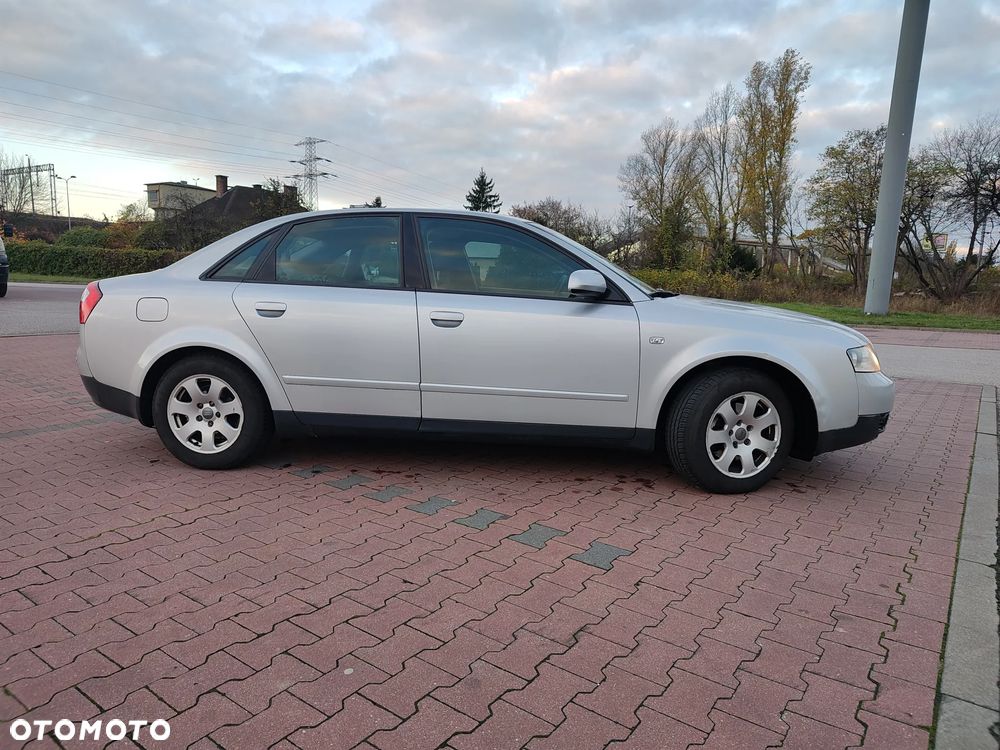 Audi A4 Limousine - 5