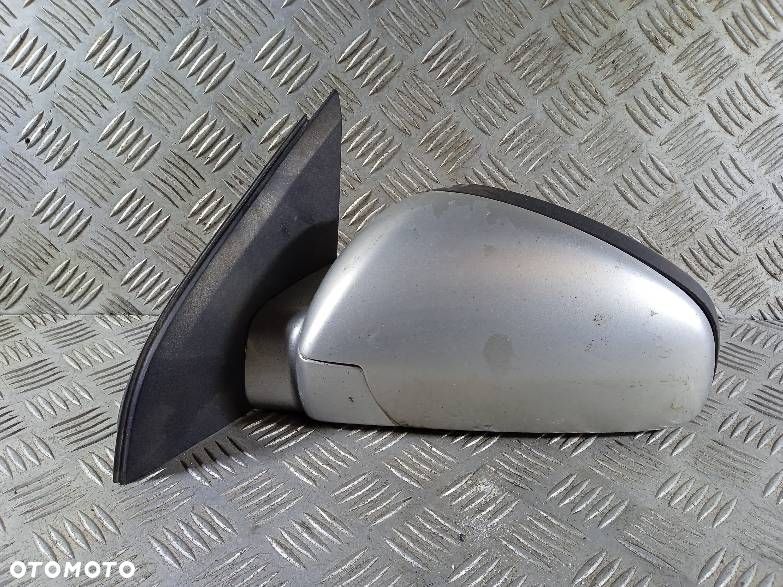 LUSTERKO LEWE OPEL SIGNUM - 2