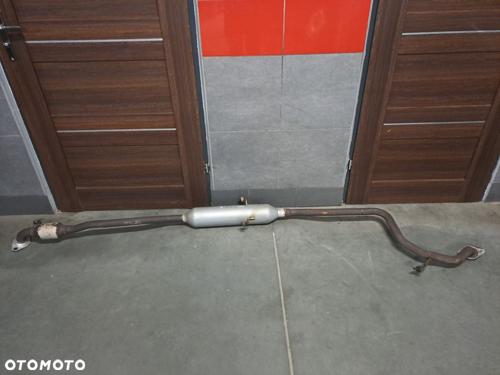 tłumnik środkowy katalizator Toyota Yaris II 1.33 VVT-i  orginał 2011 30Y01