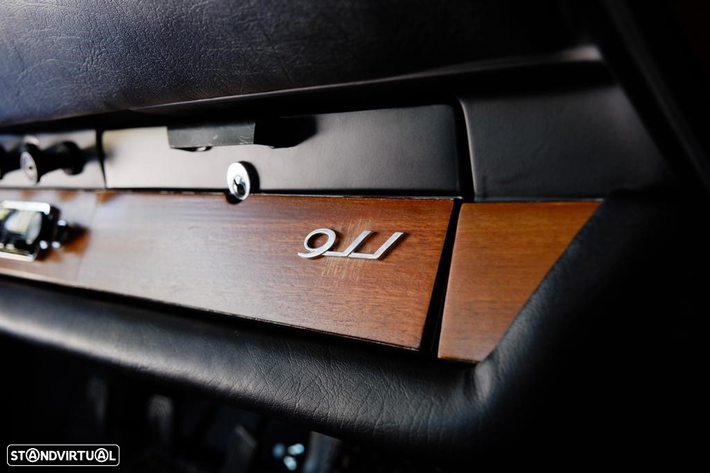 Porsche 911 Série F - 18