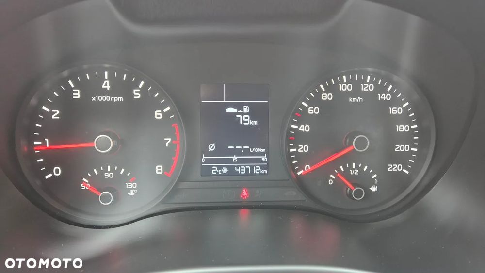 Kia Stonic 1.2 L - 11