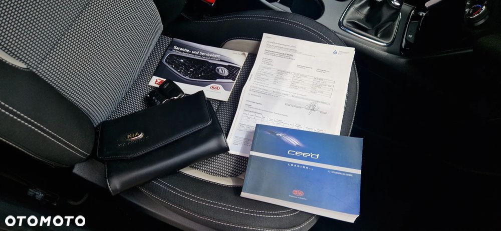 Kia Ceed 1.6 GDI Dream Team Edition - 32
