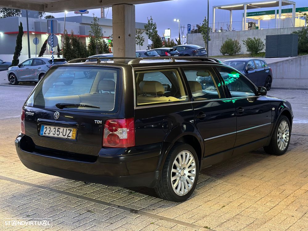 VW Passat Variant 1.9 TDi Highline Tip - 4