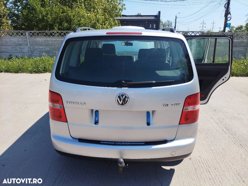 Volkswagen Touran 1.9 TDI Conceptline - 4