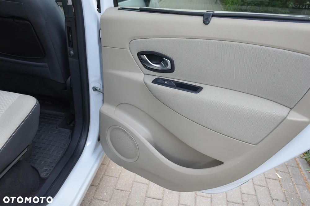 Renault Scenic dCi 110 EDC Dynamique - 32
