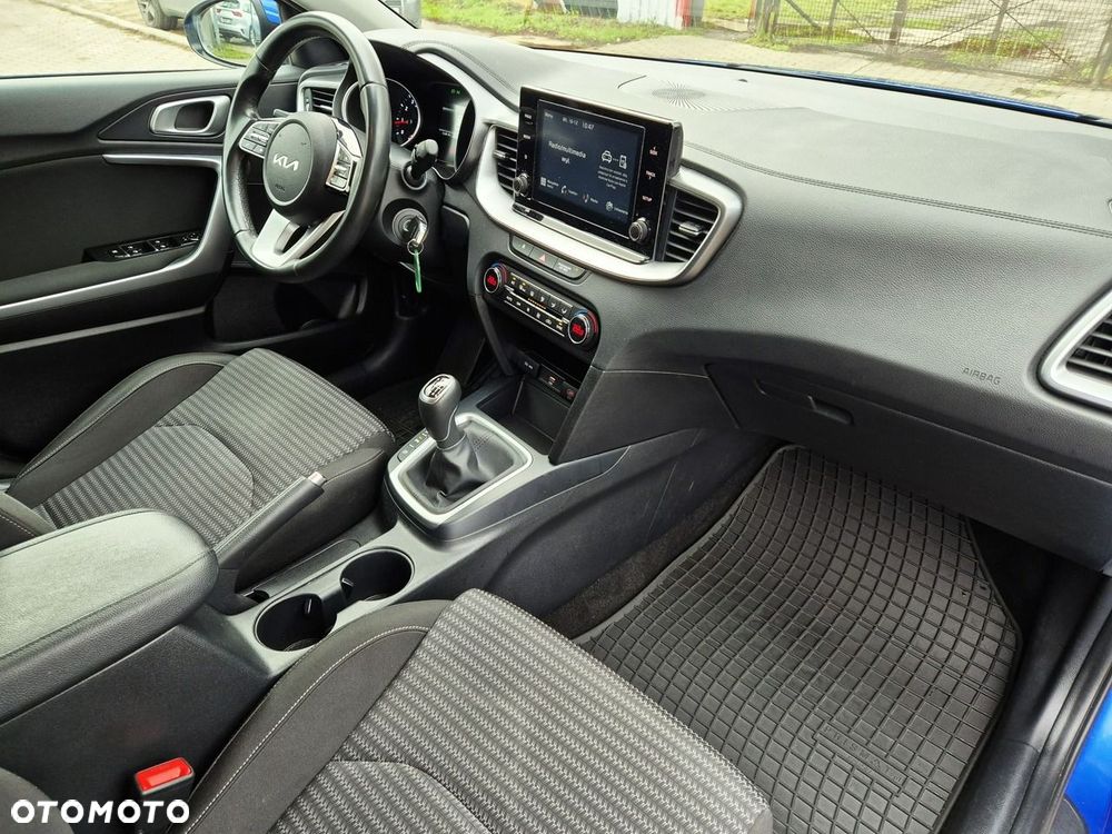 Kia Ceed 1.5 T-GDI M - 21