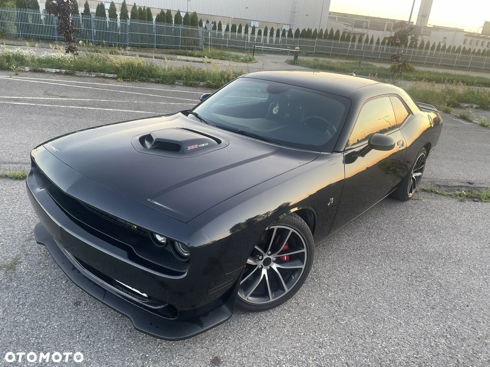 Dodge Challenger - 1