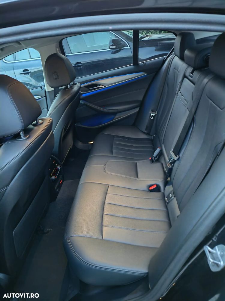 BMW Seria 5 520d AT MHEV - 13