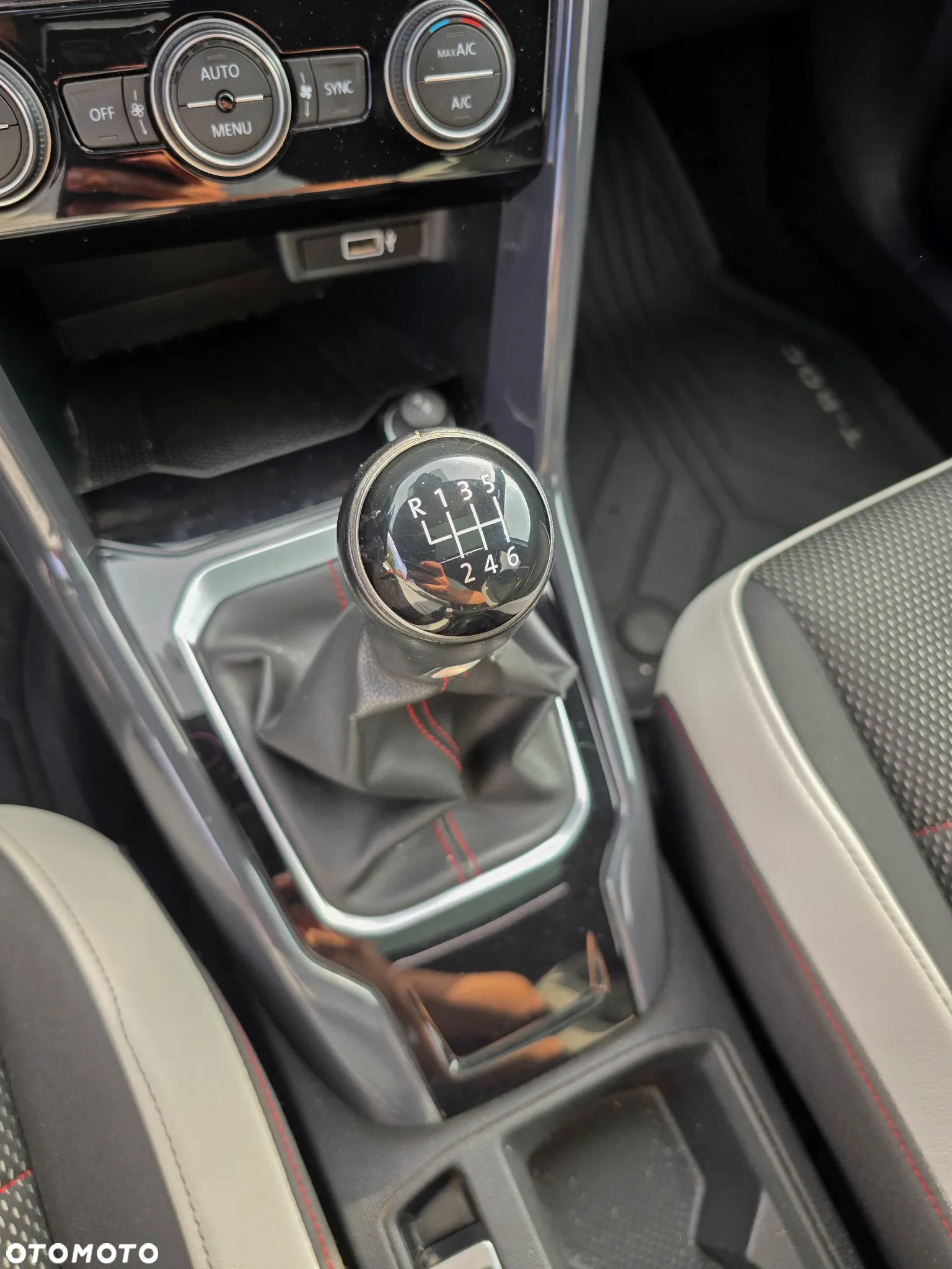 Volkswagen T-Roc 2.0 TDI SCR DPF Premium - 13