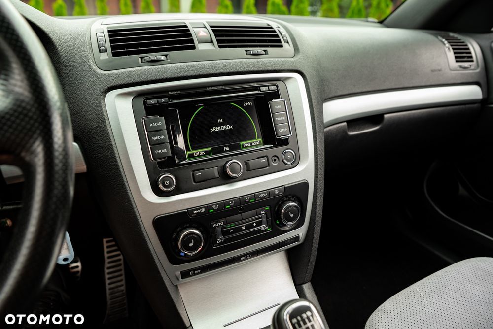 Skoda Octavia 2.0 TSI RS - 33