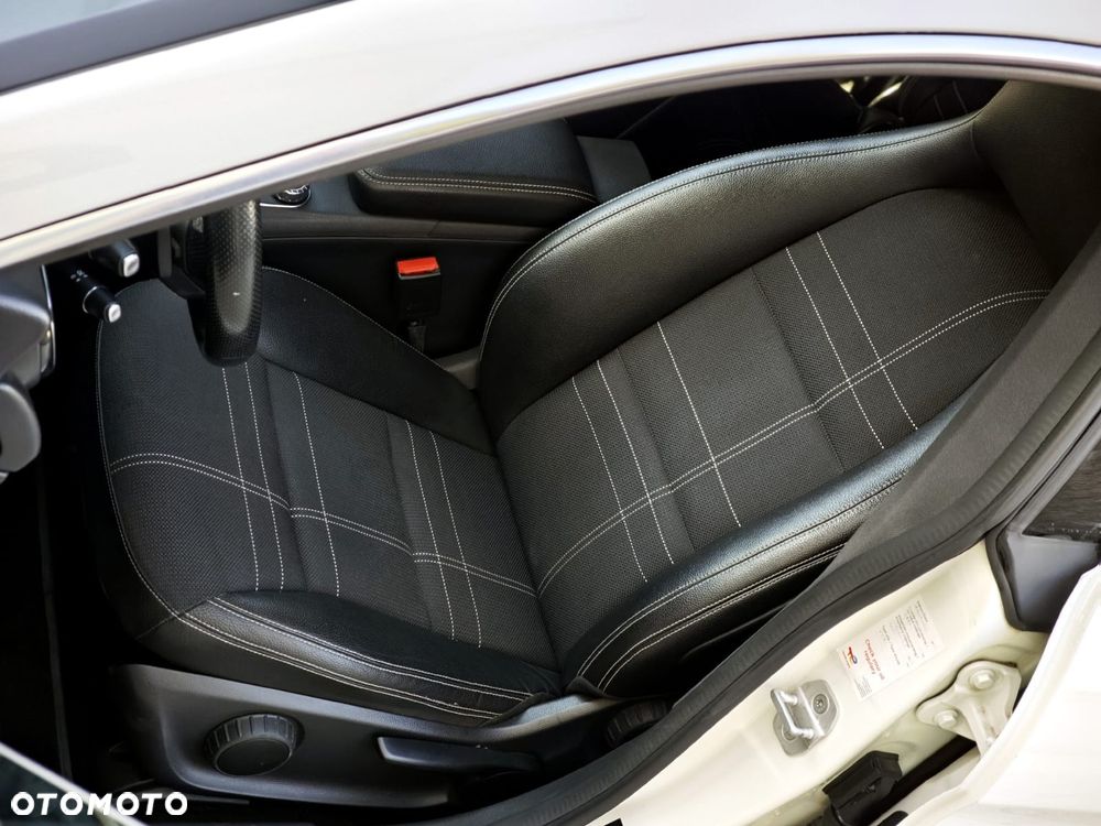 Mercedes-Benz CLA 180 7G-DCT - 19