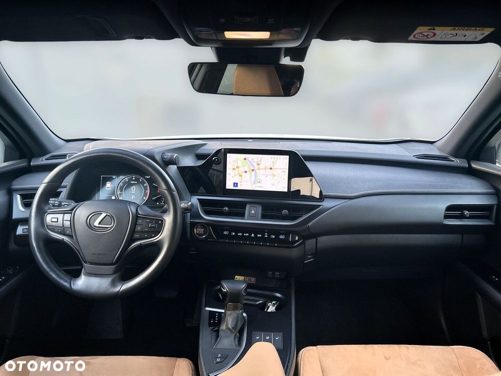 Lexus UX - 11