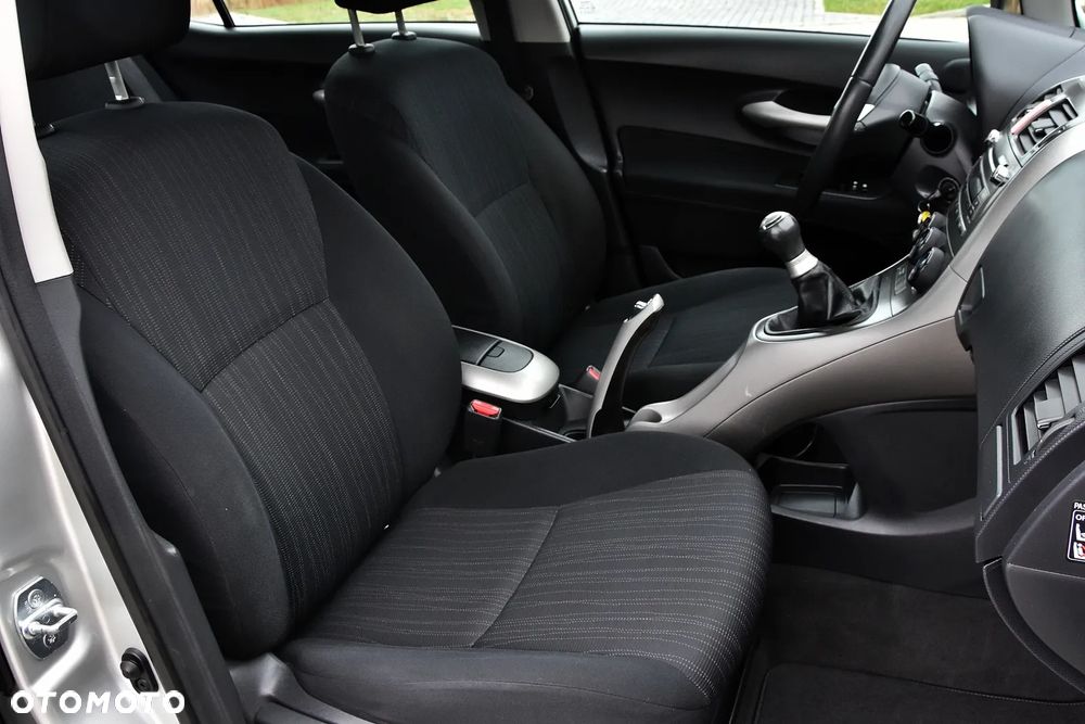 Toyota Auris 1.6 Luna - 27