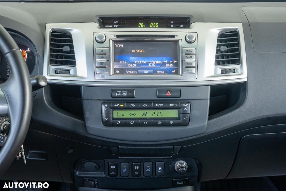 Toyota Hilux 4x4 Double Cab DPF Autm. Executive - 21