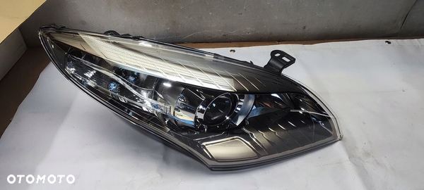 RENAULT MEGANE III LAMPA PRAWA PRZÓD PRZEDNIA BI-XENON 260106239R NOWA