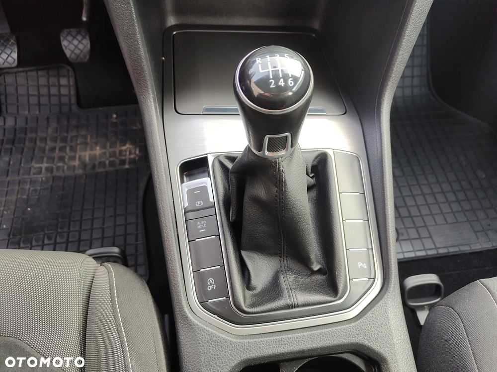 Volkswagen Golf Sportsvan - 25