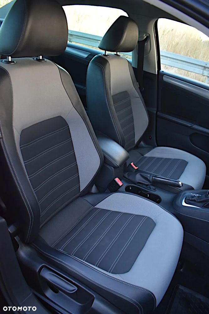 Volkswagen Jetta 1.6 TDI DSG Blue Motion Technology Life - 34