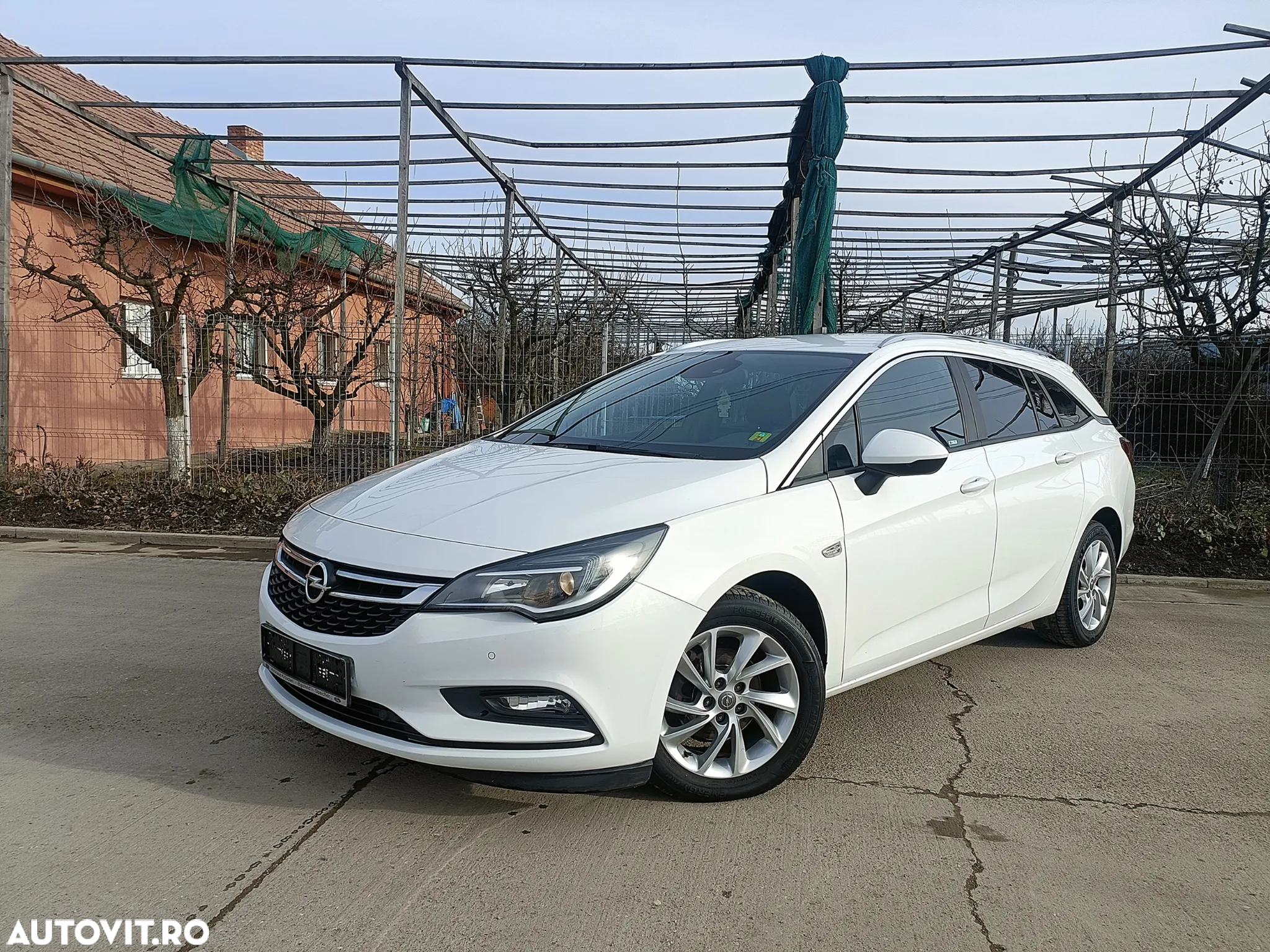 Opel Astra 1.6 CDTI ECOTEC ECOFlex Start/Stop Dynamic - 3