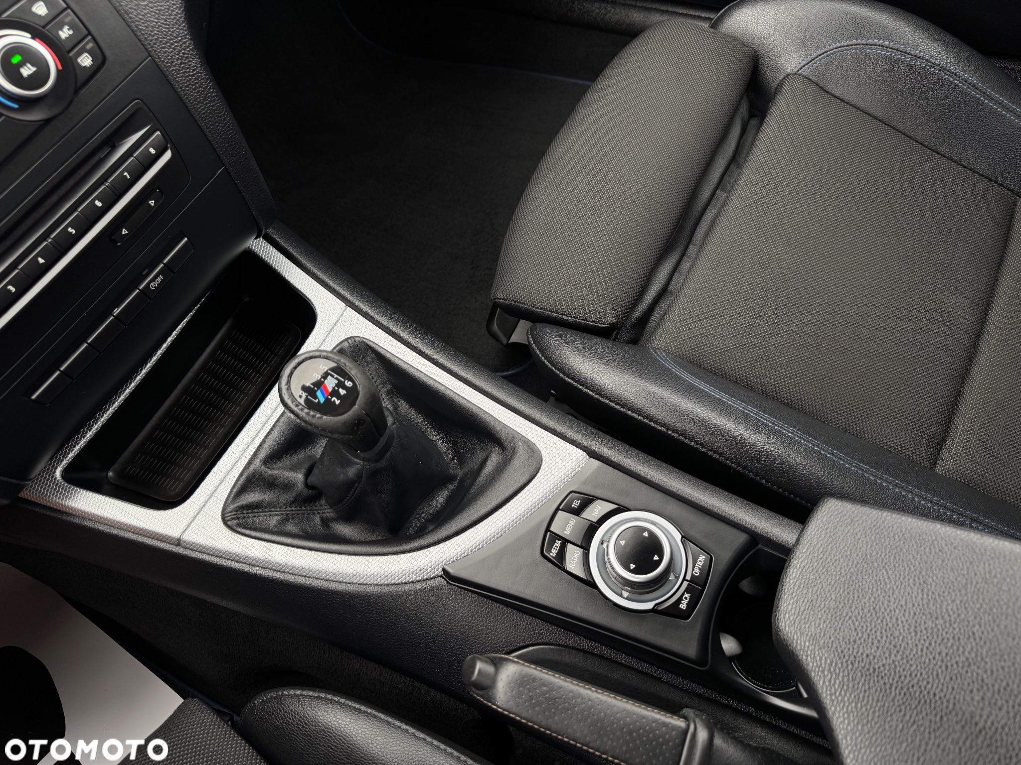 BMW Seria 1 120i - 19
