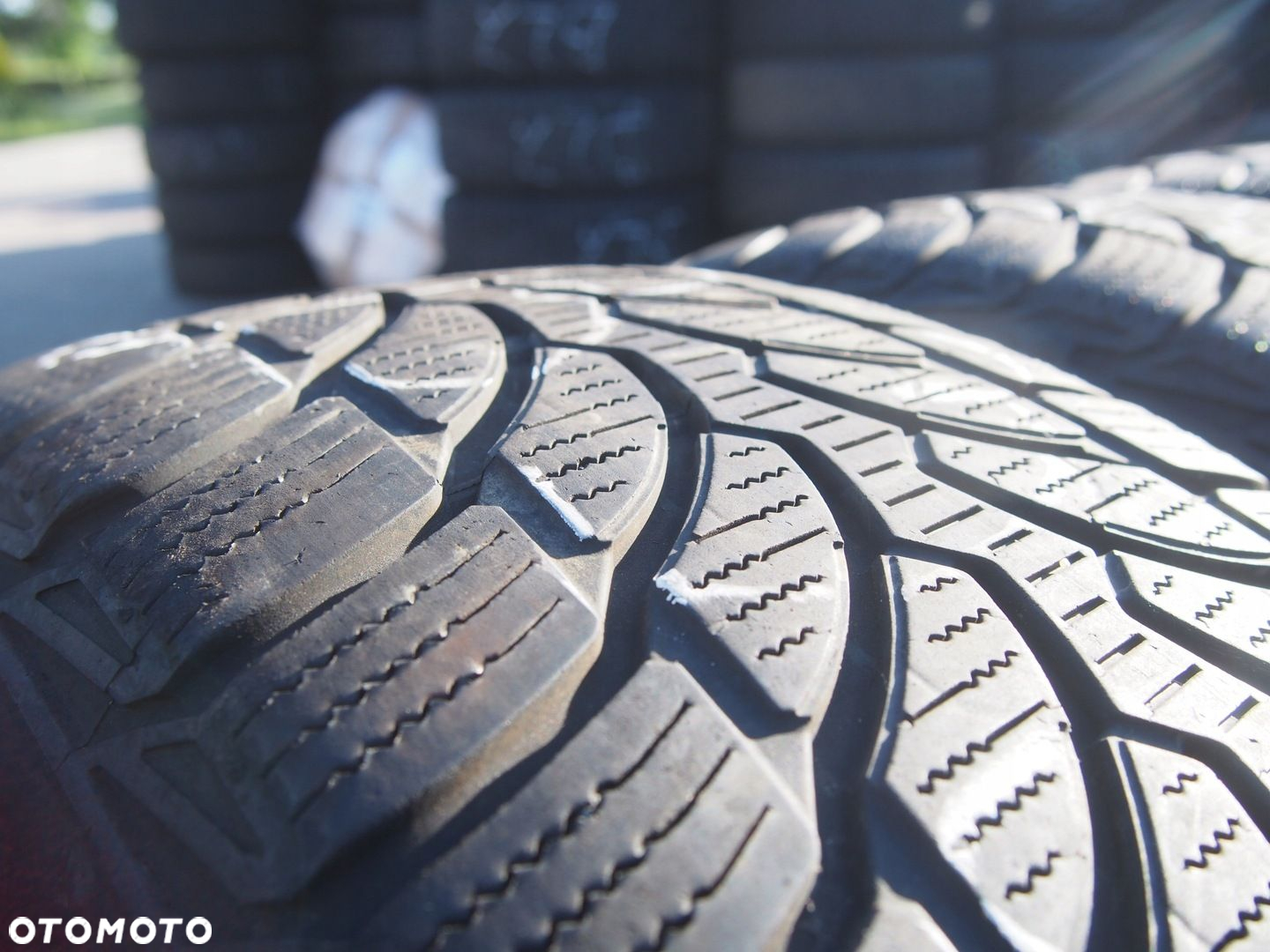 BMW F30 F31 E90 E91 E92 5x120 IS31 205/60R16 92H - 4