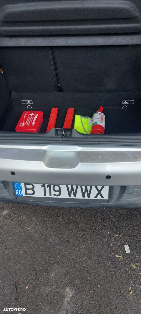 Renault Clio 1.5 dCi Authentique - 9