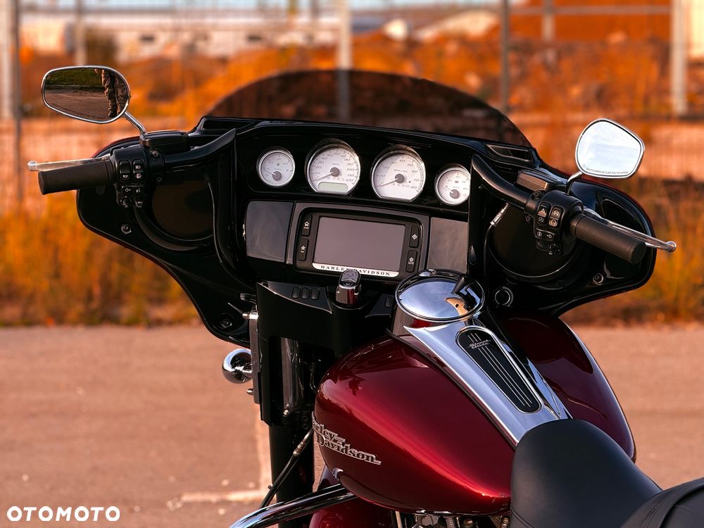 Harley-Davidson Touring Street Glide - 37