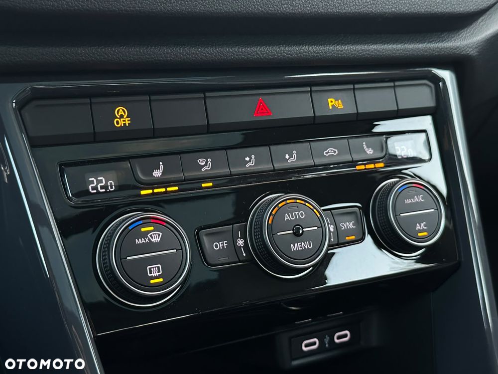 Volkswagen T-Roc 1.5 TSI ACT Premium - 24