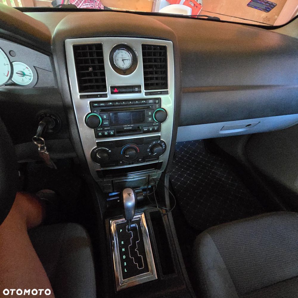 Chrysler 300C - 14