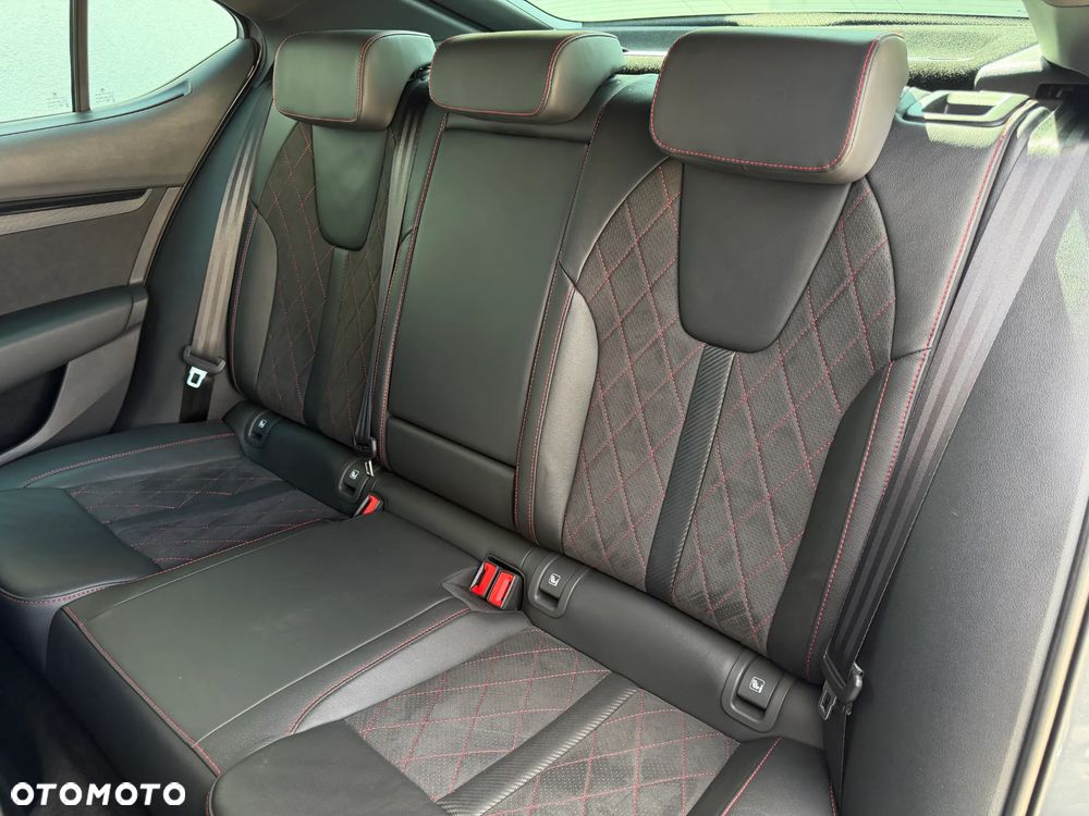 Skoda Octavia 2.0 TSI RS Challenge 245 DSG - 36