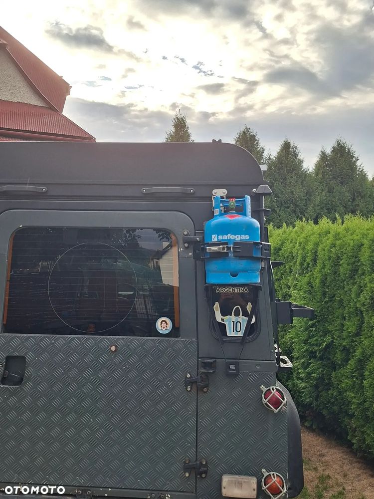 Land Rover Defender - 14