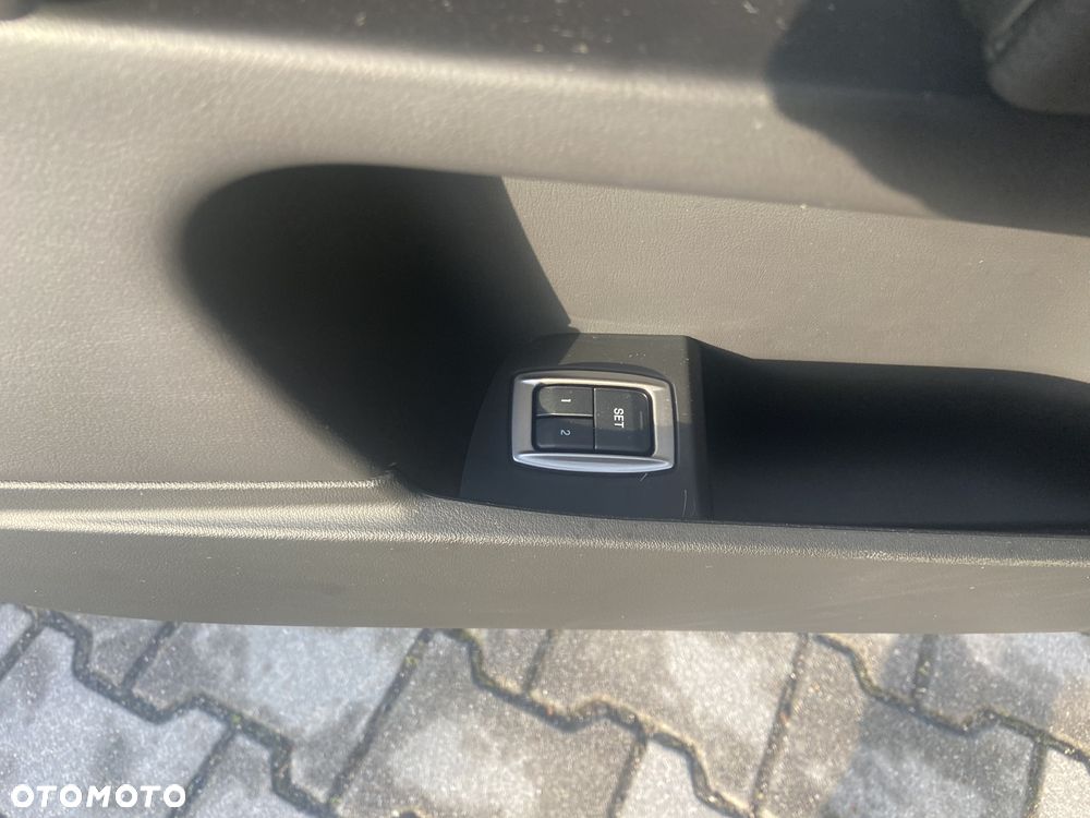 Jaguar XF 2.2 D Luxury - 16