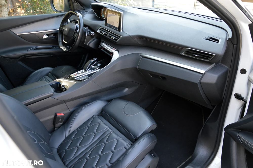 Peugeot 3008 PHEV 300 EAT8 4X4 GT - 6