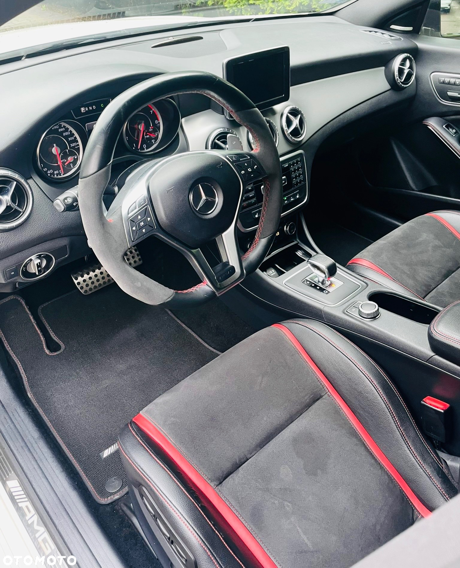 Mercedes-Benz CLA 45 AMG 4-Matic - 11