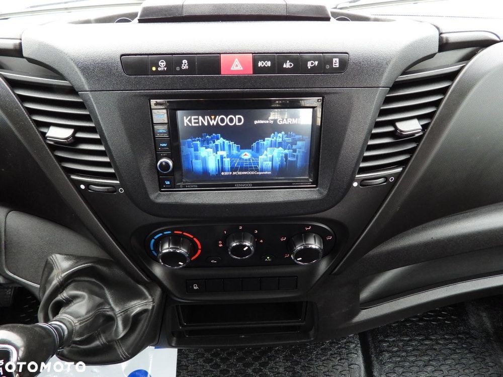 Iveco DAILY 35C16 WYWROTKA PODWÓJNA KABINA DOKA 6 MIEJSC TEMPOMAT NAWIGACJA BLIŹNIACZE KOŁA KLIMATYZACJA  160KM - 34