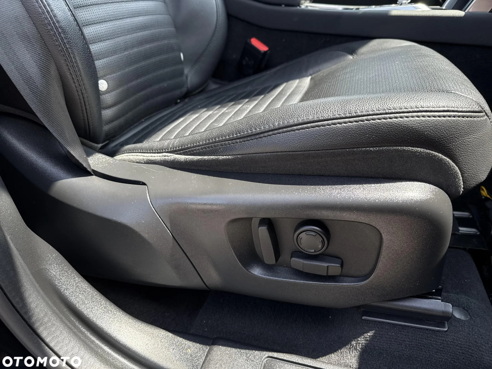 Land Rover Discovery Sport 2.0 D180 S - 28