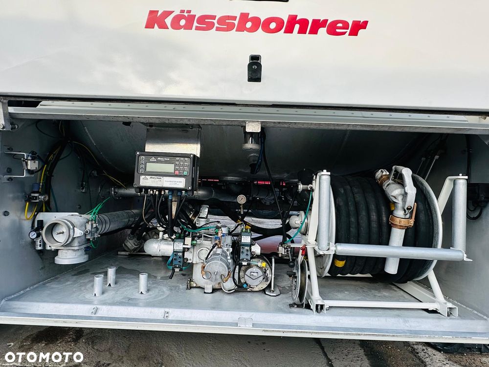 Kassbohrer STB - 28