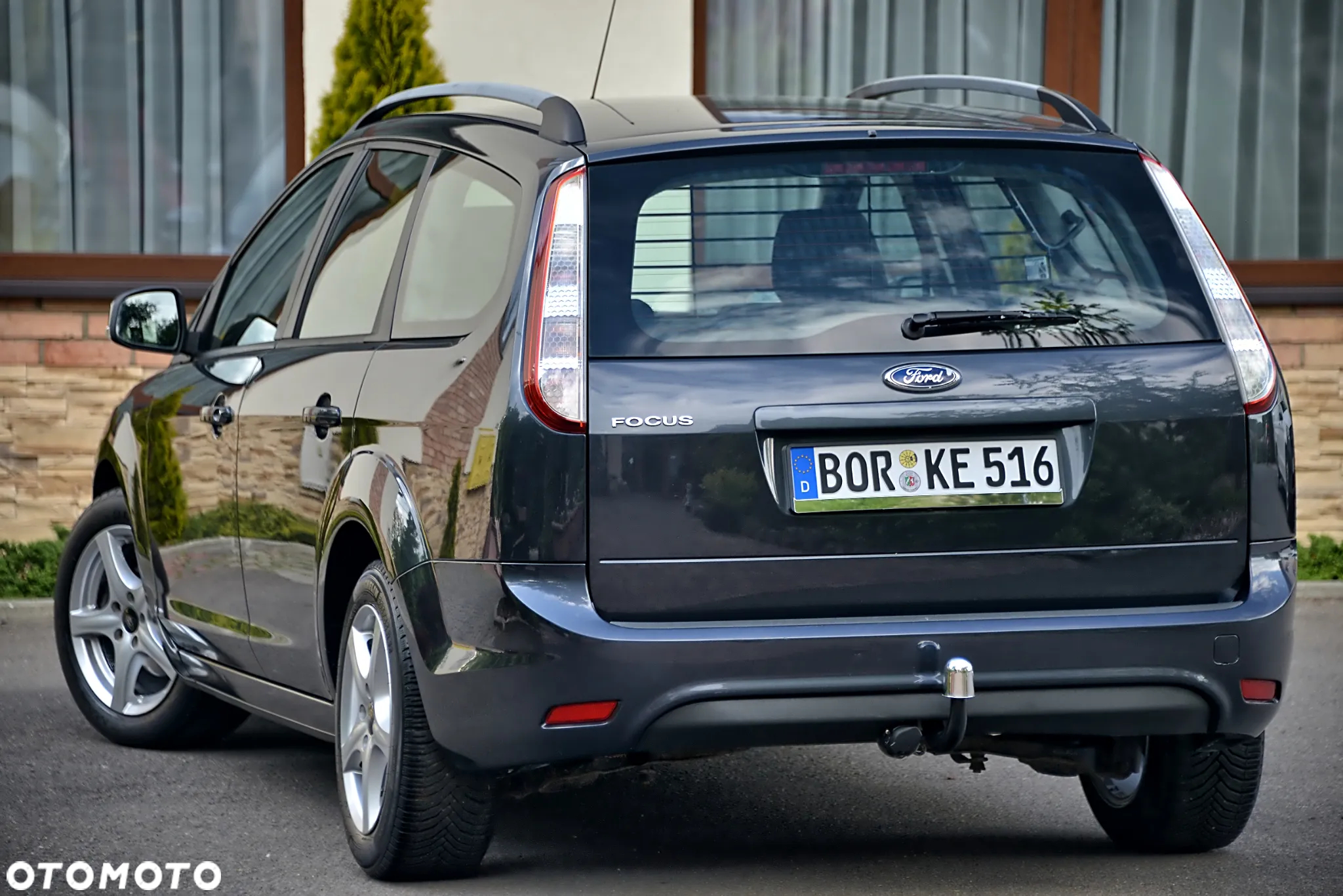 Ford Focus 1.6 Trend + - 5