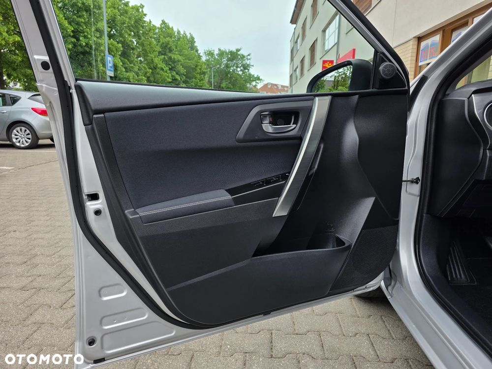 Toyota Auris - 14